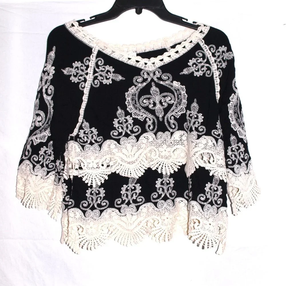 Beautiful Black And Cream V- Neck Long Sleeve ,Embroidered Top Women's XL